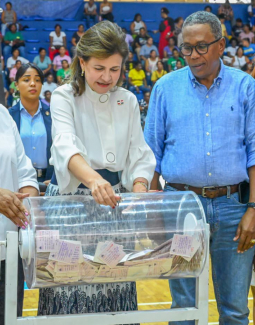 Gobierno inicia en San Cristóbal gran jornada nacional por el Día de las Madres a través de DASAC